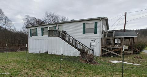 79 Garrett St, Dayhoit, KY 40824