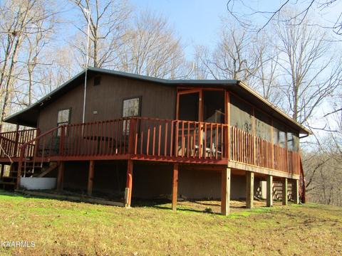 692 Weber Ln, Celina, TN 38551