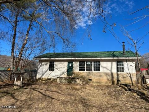 409 River Dr, La Follette, TN 37766
