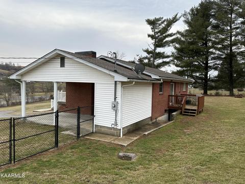 175 Grandview Dr, Ewing, VA 24248 photo 4