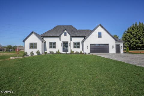 3061 S Hampton Way, Maryville, TN 37803