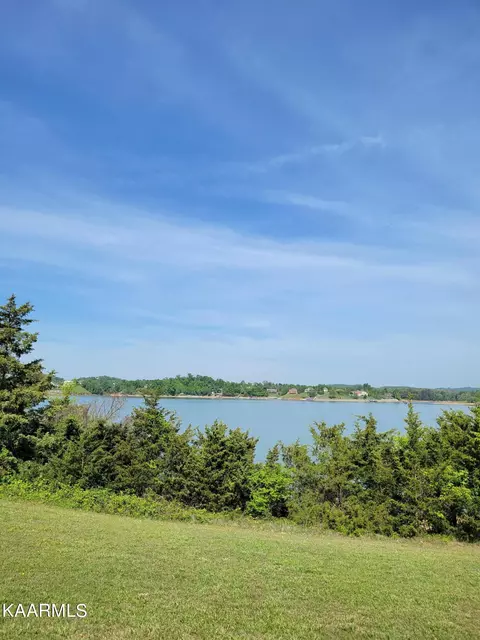 Lake Front Drive, Dandridge, TN 37725