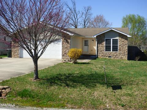 81 Hunter Dr, Crossville, TN 38555