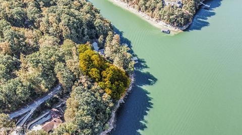 319 S Shorewood Dr, Caryville, TN 37714