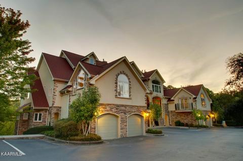 641 River Place Way UNIT A304, Sevierville, TN 37862