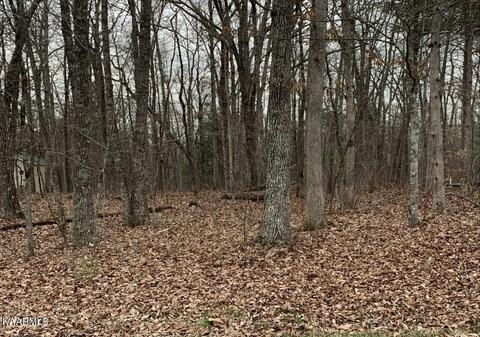 626 Lakeview Dr, Crossville, TN 38558