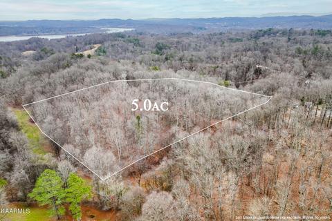 Cub Drive, Louisville, TN 37777