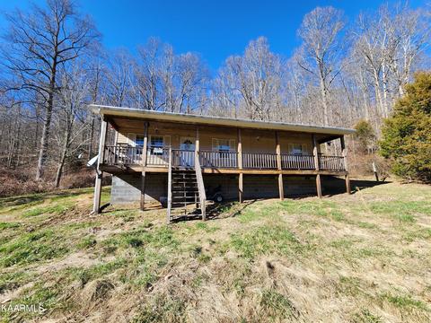 101 Iron Ore Dr, Rose Hill, VA 24281
