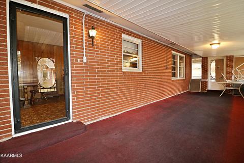 206 E Seneca Cir, Oneida, TN 37841 photo 27