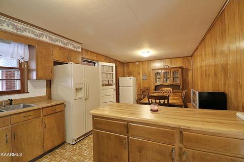 206 E Seneca Cir, Oneida, TN 37841 photo 10