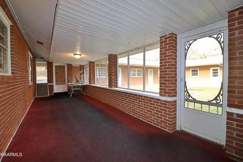 206 E Seneca Cir, Oneida, TN 37841 photo 25