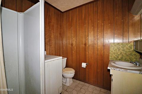 206 E Seneca Cir, Oneida, TN 37841 photo 36