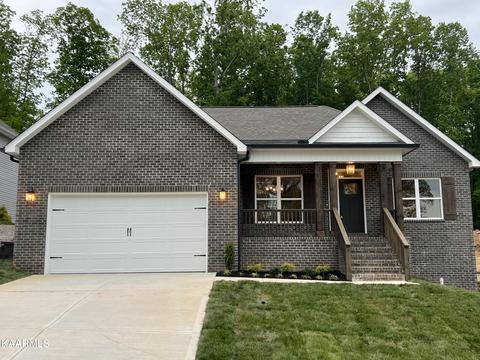 581 Carrington Blvd, Lenoir City, TN 37771