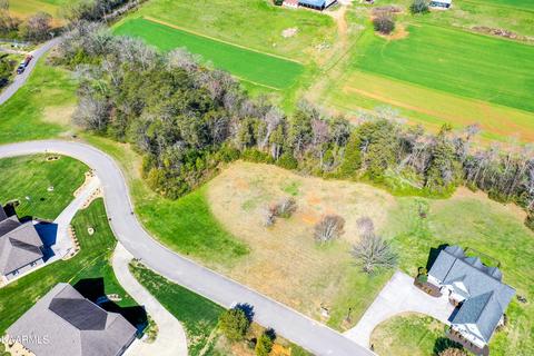3260 Whittenburg Dr, Maryville, TN 37804