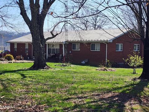 1673 W 3rd Ave, Oneida, TN 37841 photo 2