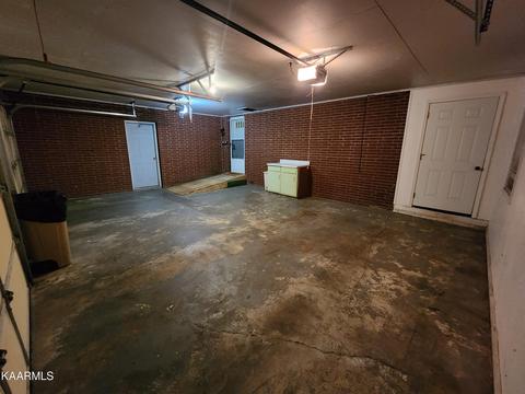 1673 W 3rd Ave, Oneida, TN 37841 photo 10