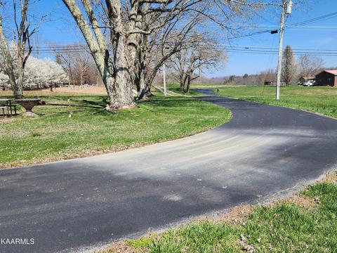 1673 W 3rd Ave, Oneida, TN 37841 photo 5