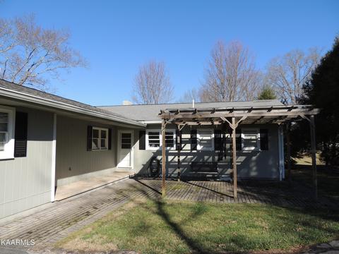 211 W Broyles Rd, Chuckey, TN 37641 photo 3