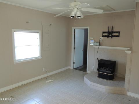 211 W Broyles Rd, Chuckey, TN 37641 photo 8