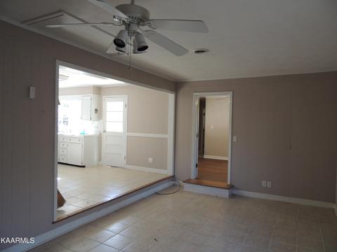 211 W Broyles Rd, Chuckey, TN 37641 photo 9