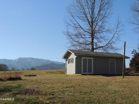 211 W Broyles Rd, Chuckey, TN 37641 photo 4