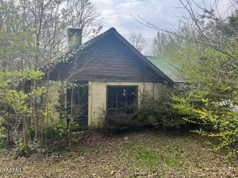 3010 Greenway Dr, Knoxville, TN 37918