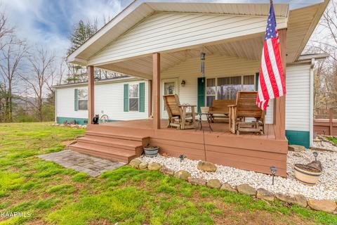451 Aaron Ln, Oakdale, TN 37829