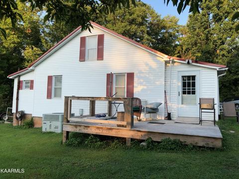 1027 Dry Valley Rd, Townsend, TN 37882