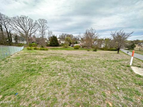 8205 Nubbin Ridge Rd, Knoxville, TN 37919