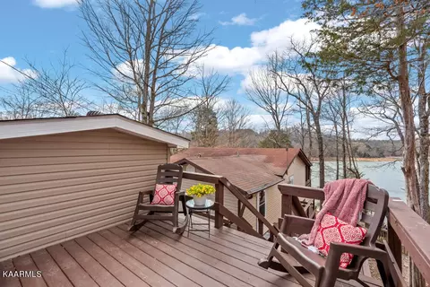 935 Flat Hollow Marina Rd, Speedwell, TN 37870