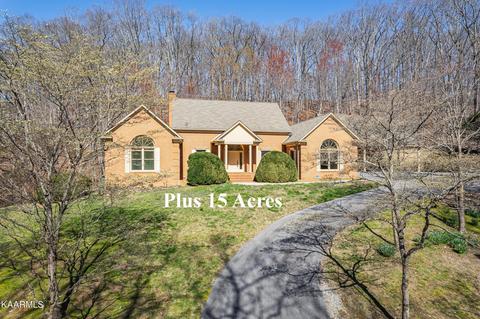 1007 Tuskegee Dr, Oak Ridge, TN 37830