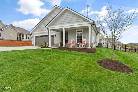 192 Cedar Branch Tr, Lenoir City, TN 37772