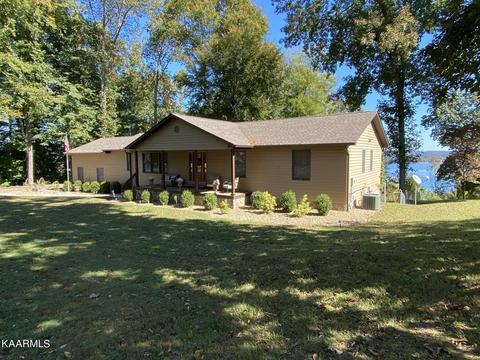 1081 Deerfield Way, La Follette, TN 37766