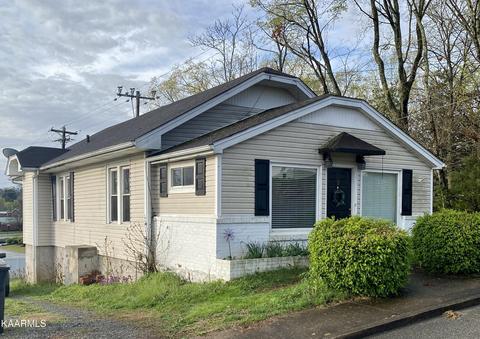 9 W College St, Athens, TN 37303