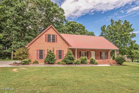 1750 Breezie Point Ln, Dandridge, TN 37725