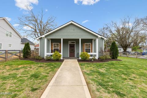220 Hillcrest St, Clinton, TN 37716