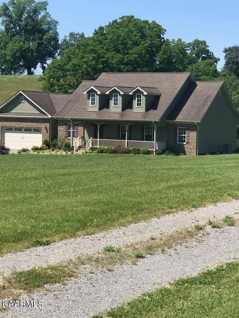 139 Mandarin Dr, Ewing, VA 24248