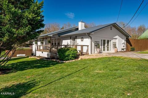 3135 Laurelwood Ln, Sevierville, TN 37862
