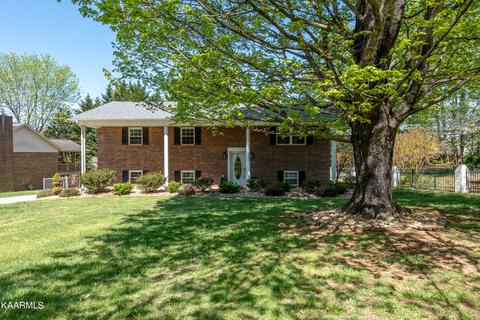 2015 E Alpine Dr, Maryville, TN 37804