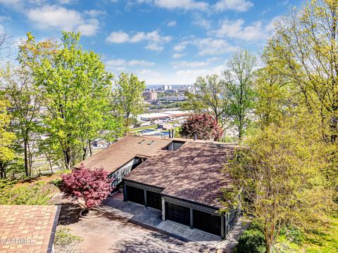 1937 Cherokee Bluff Dr, Knoxville, TN 37920