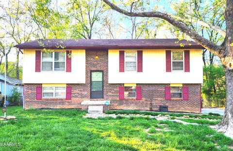 6401 NW Ellesmere Dr, Knoxville, TN 37921