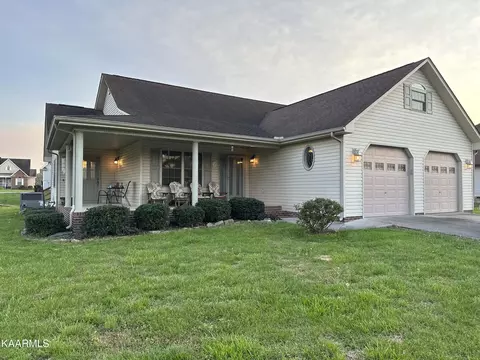 201 Wind Chase Dr, Madisonville, TN 37354
