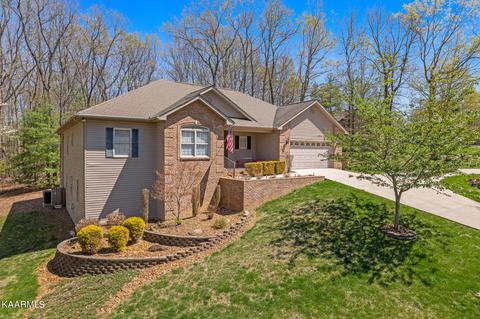 140 Springdale Dr, Crossville, TN 38558