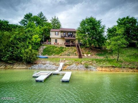 809 Pleasure Rd, Sevierville, TN 37876