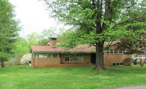 1707 Bobwhite Dr, Maryville, TN 37803