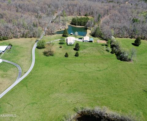 226 Davidson Rd, Lancing, TN 37770 photo 3
