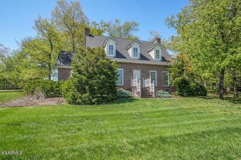 1861 Peppertree Dr, Alcoa, TN 37701