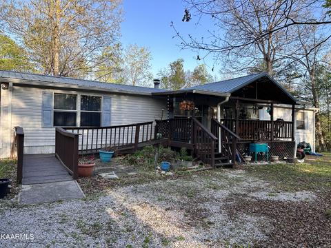238 Hanging Rock Rd, Harriman, TN 37748