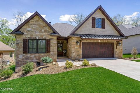 61 Oak Leaf Cir, Crossville, TN 38558