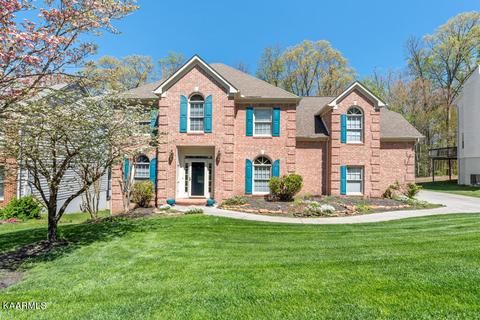 1140 Winding Way Dr, Knoxville, TN 37923